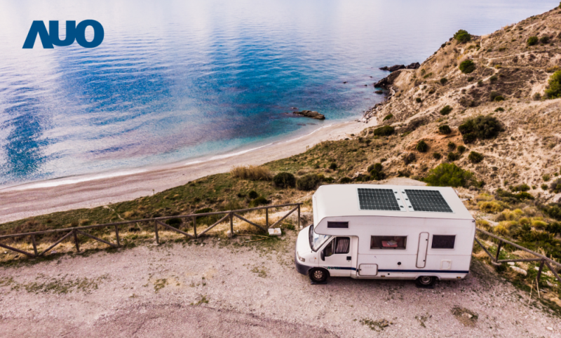 「可撓輕量化太陽光電板SunCurva」使用輕量特殊耐候型複合板取代傳統太陽能板的玻璃前板，不僅降低70%重量，每米平方僅3Kg；具有抗衝擊性能及通過電磁相容性測試，可應用於交通運輸工具，如露營車、遊艇等